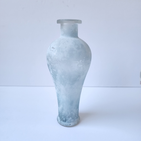 Blue frosted Jaclynn Vase - Picture 2 of 5